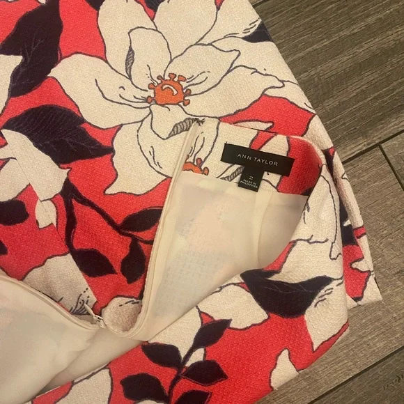 Ann Taylor Pink Ivory Textured Floral Straight Pencil Skirt Sz 2 - Picture 6 of 6
